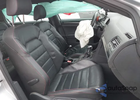 2015 Volkswagen Golf Gti 2.0T Autobahn 4-Door z USA, uszkodzony, nr VIN 3VW4T7AU7FM009316